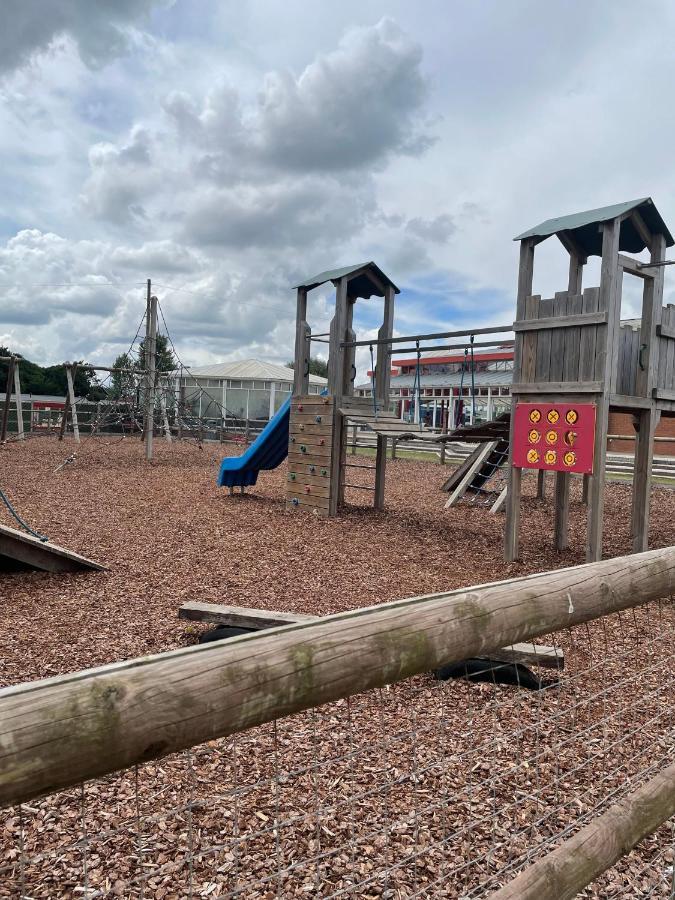 Parkdean Static Caravan On Cherry Tree Holiday Park Great Yarmouth Buitenkant foto